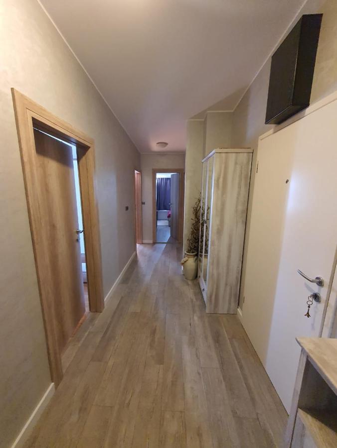 Apartment Sara Umag Bagian luar foto