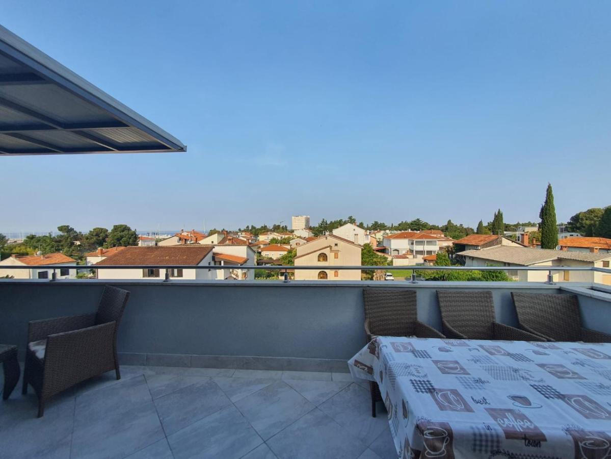 Apartment Sara Umag Bagian luar foto