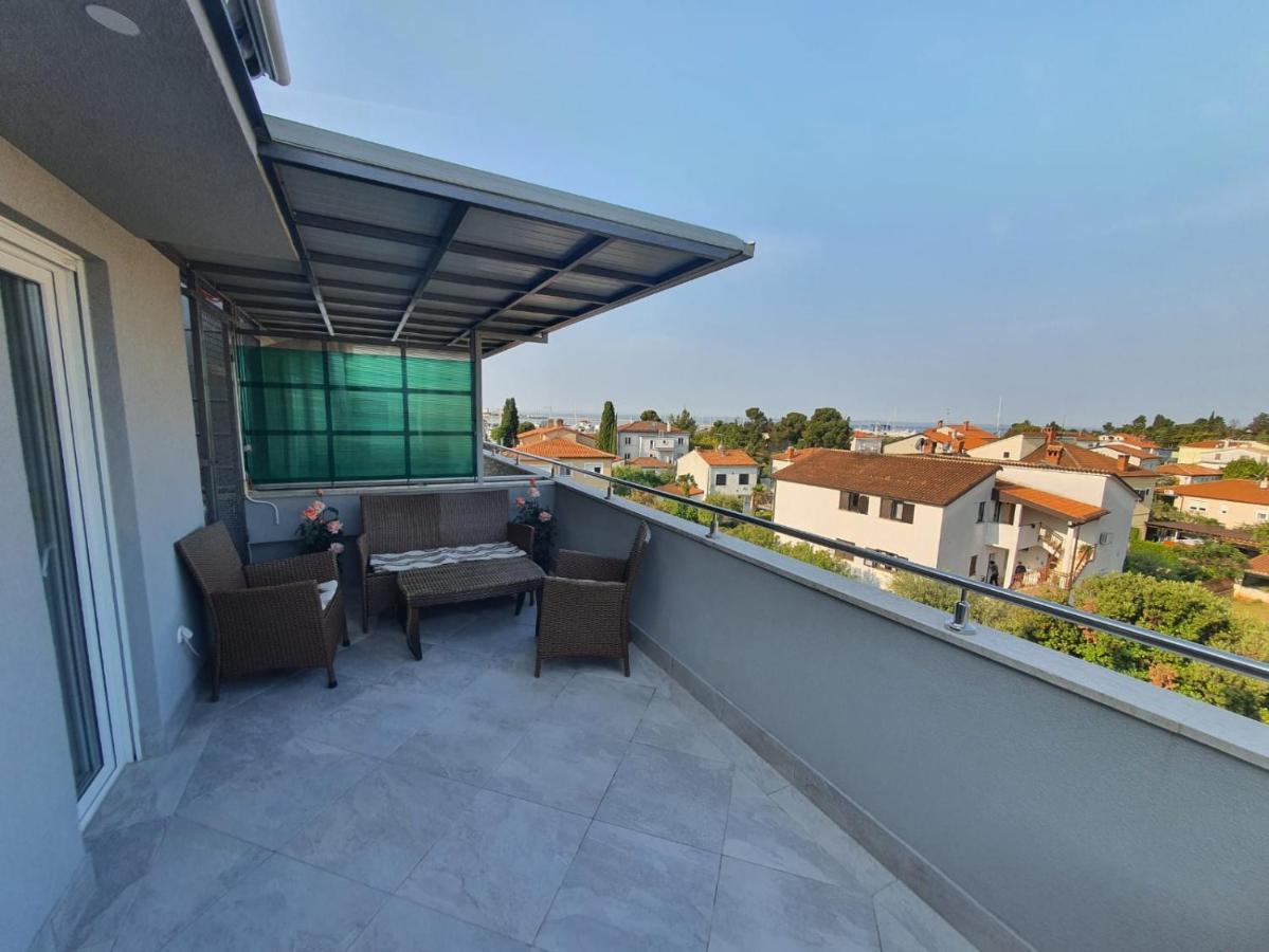 Apartment Sara Umag Bagian luar foto