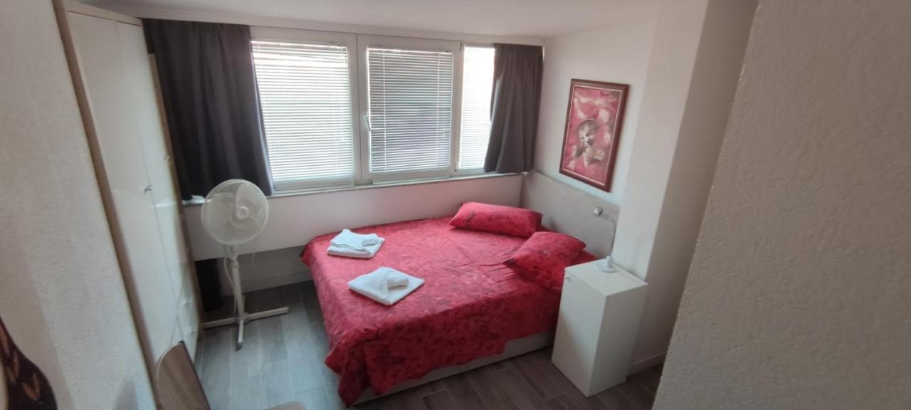 Apartment Sara Umag Bagian luar foto